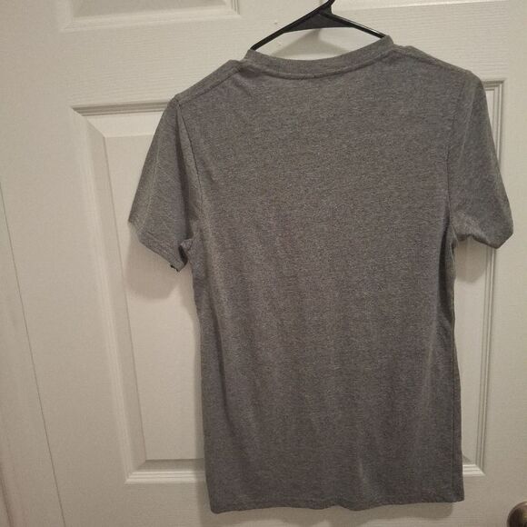 Christmas Dog Shirt He Knows When You Have Snacks Small Grey Santa Hat Festive - Picture 4 of 7